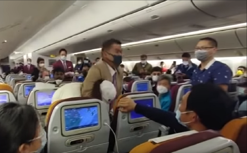 中国籍女乘客故意朝空姐猛咳嗽