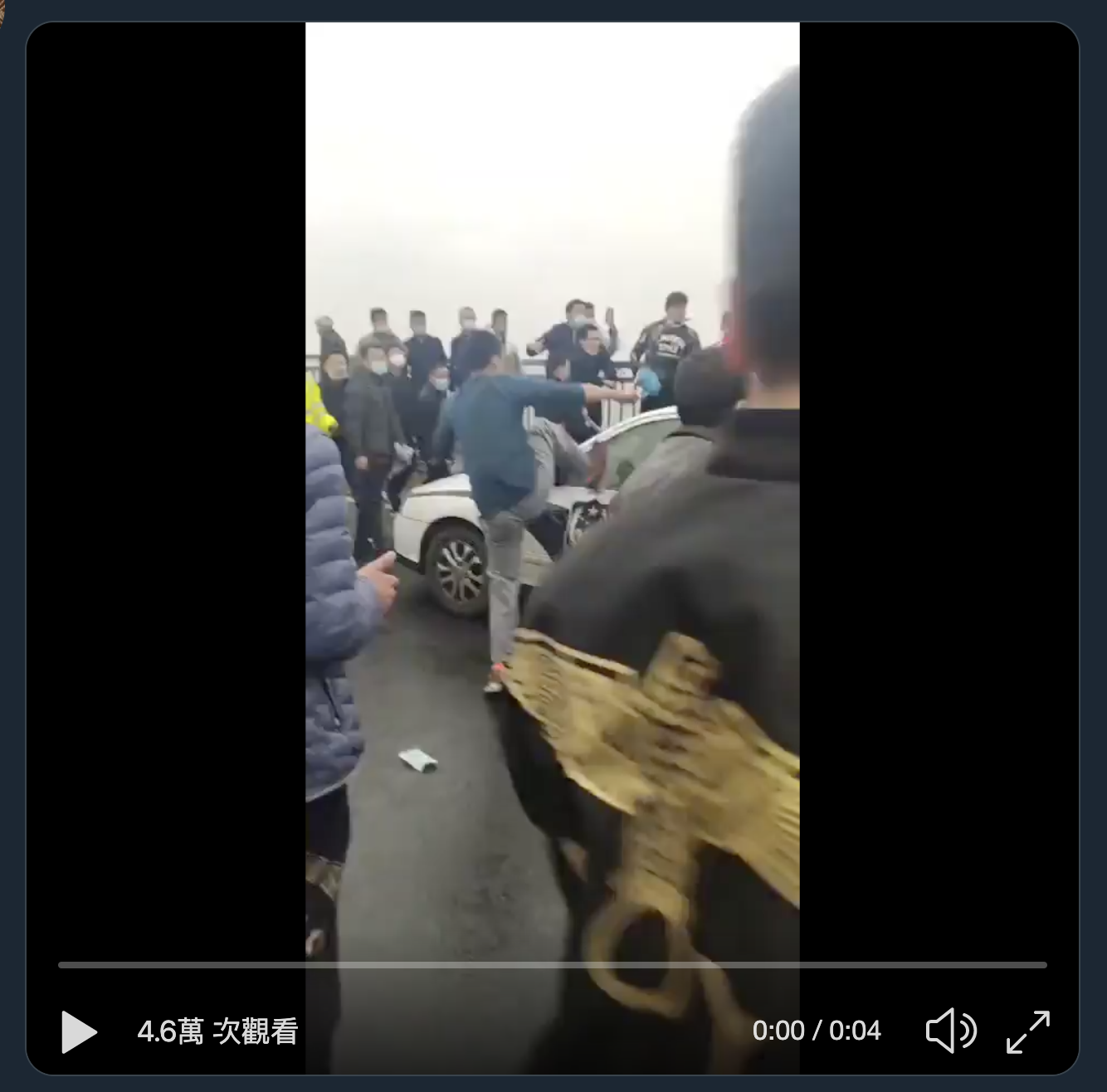 湖北江西警察大打出手。