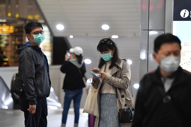 民眾戴口罩（圖片來源：中央社）