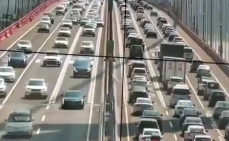 虎门大桥异常晃动（图片来源：撷取@cockcrow2019推特）