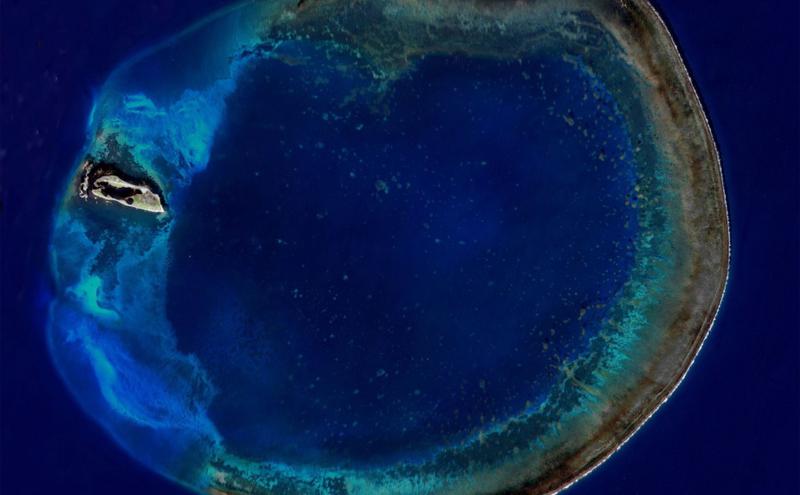 东沙环礁卫星照（图片来源：脸书/海洋国家公园管理处）
