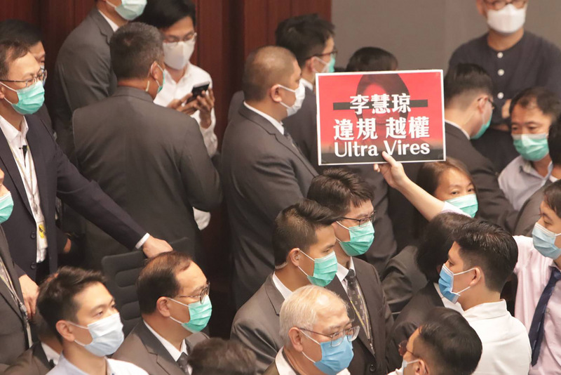 香港议会陷混乱　泛民建制大混战（图片来源：中央社）