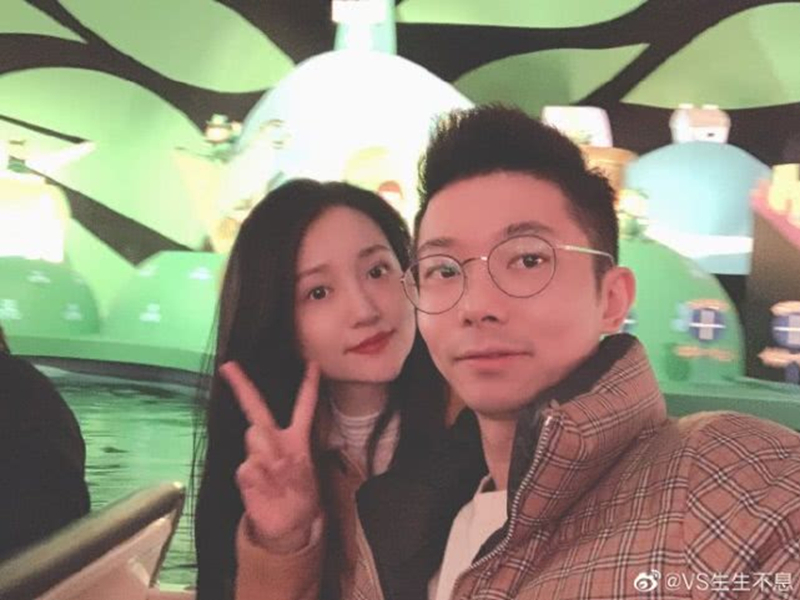 图为史睿生与妻子张某婷。