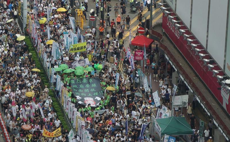 2016香港七一大游行（图片来源：wikimedia commons，Prosperity Horizons，CC BY-SA 4.0）