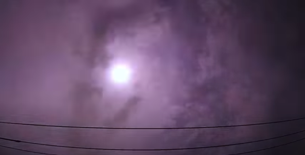 日本天空惊现流星火球