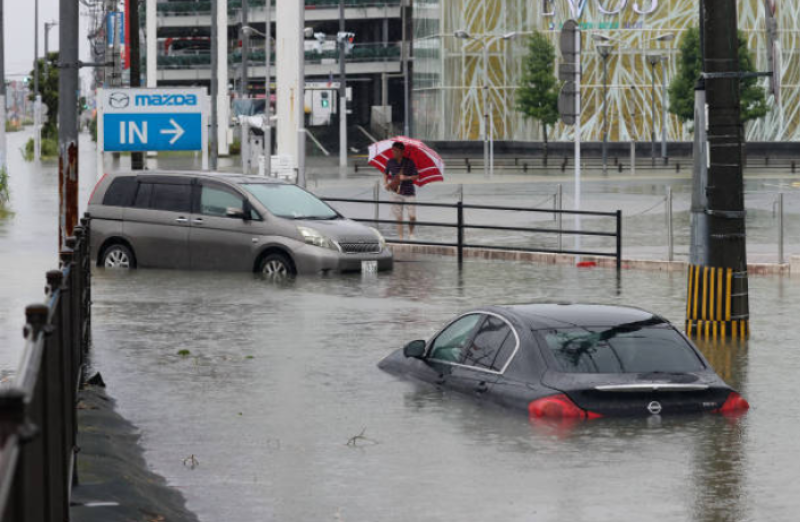 日本福冈市出现严重水浸