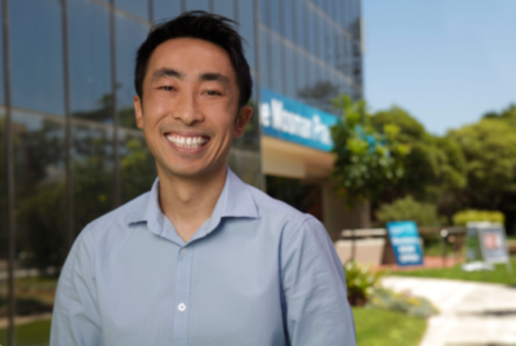 悉尼华裔医生Warren Lee日前描述了自己感染Covid-19病毒的经历