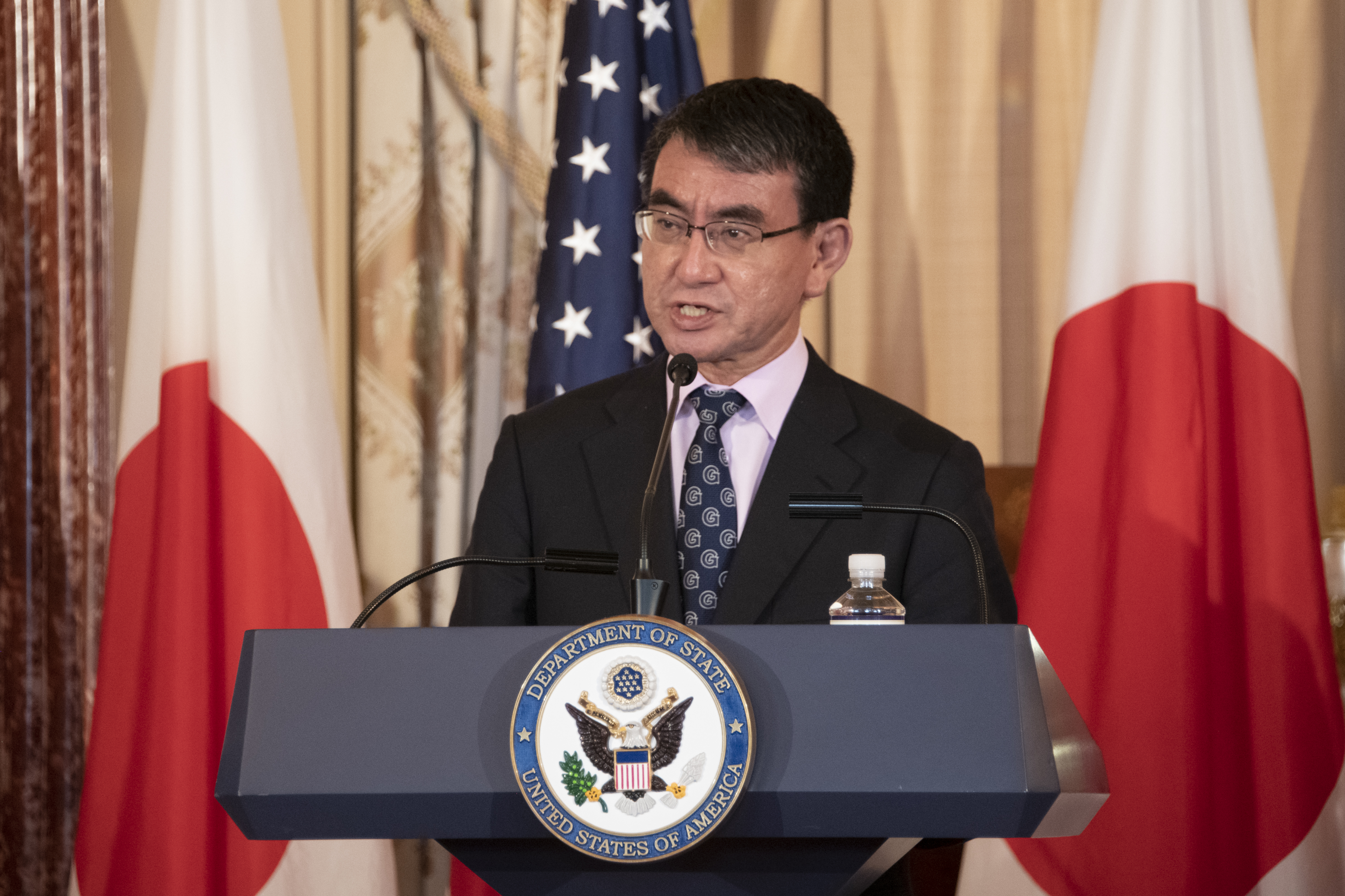 日本防卫大臣河野太郎