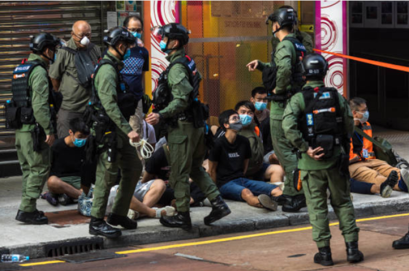 警方在9月6日当天拘捕至少90人