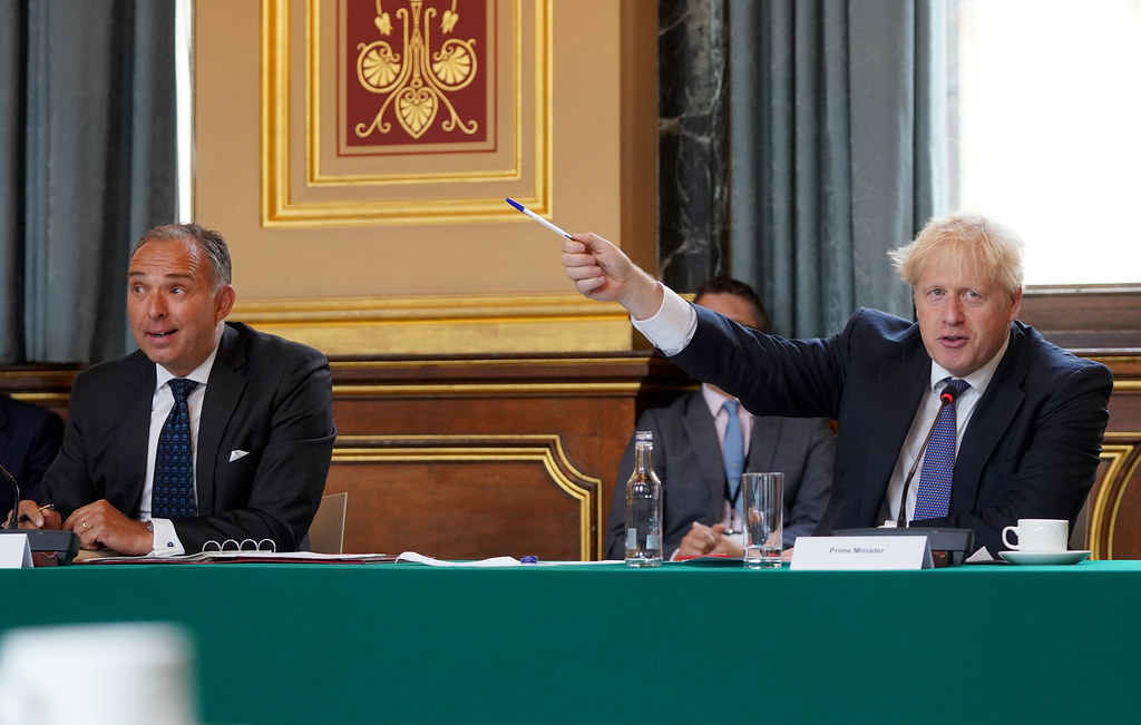 英国首相, 会办公室上班