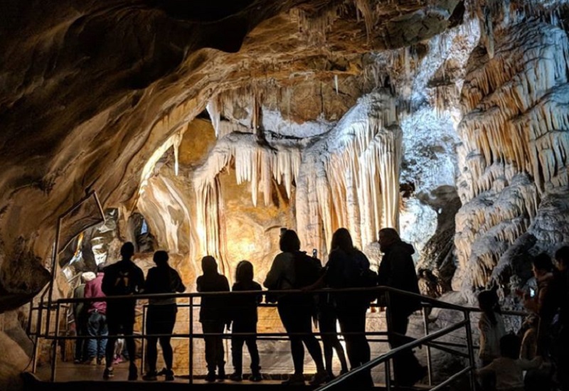 Chifley cave