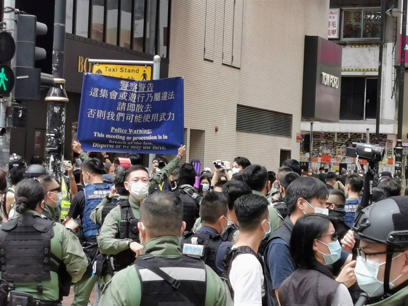 香港网友1日发起多区集会游行。