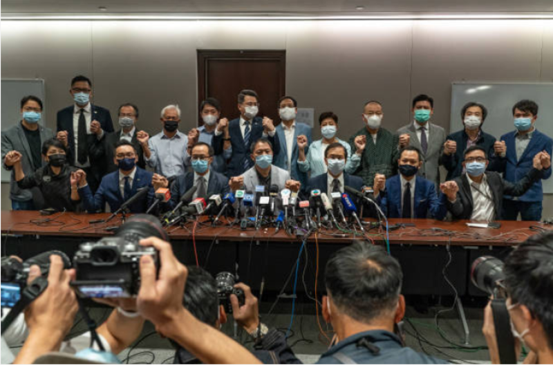 香港民主派集体总辞