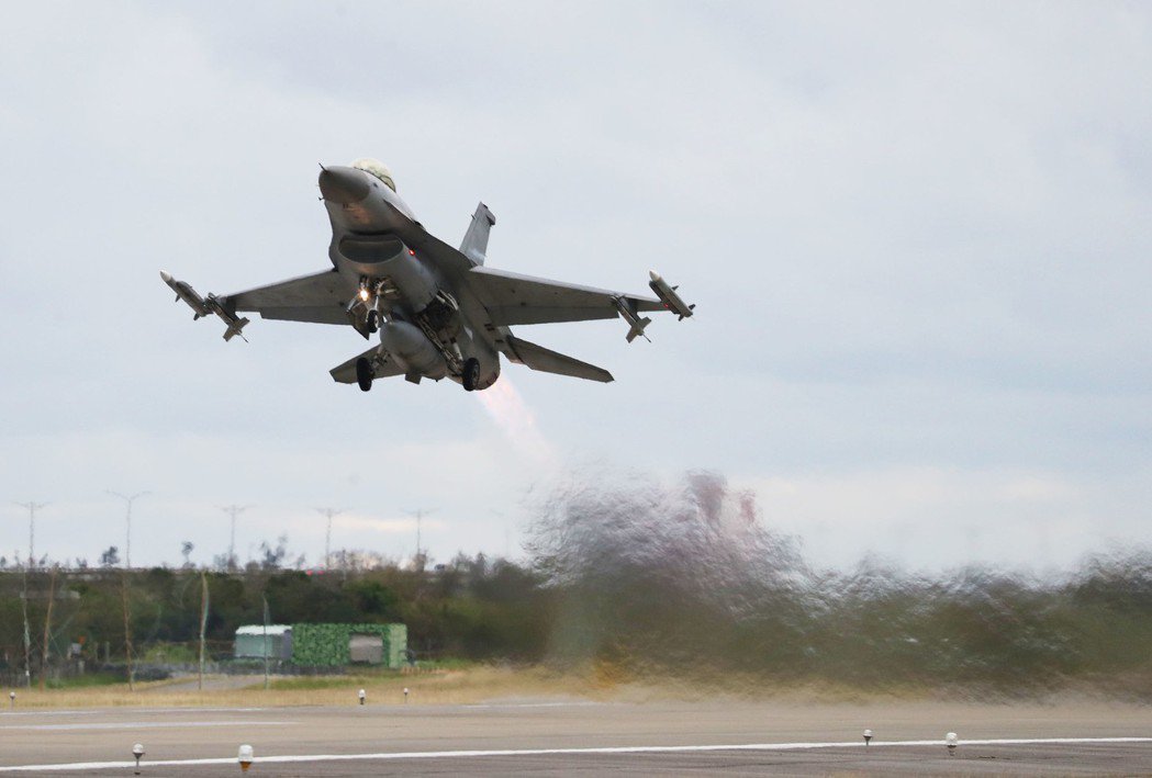 F-16战机