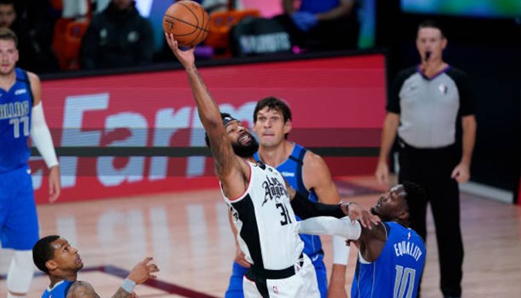 今年8月在NBA季后赛为洛杉矶快艇出赛的莫里斯