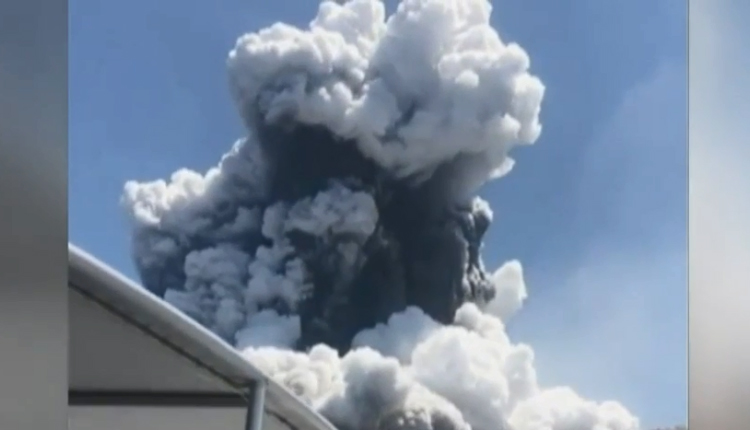 新西兰火山爆发