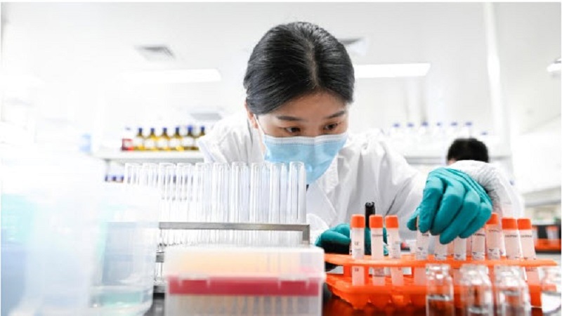 不能防止疫情 数百外派劳工注射国产疫苗后集体感染