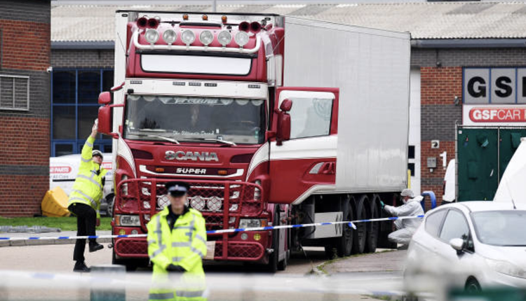 英国卡车货柜发现39具越南移民的遗体