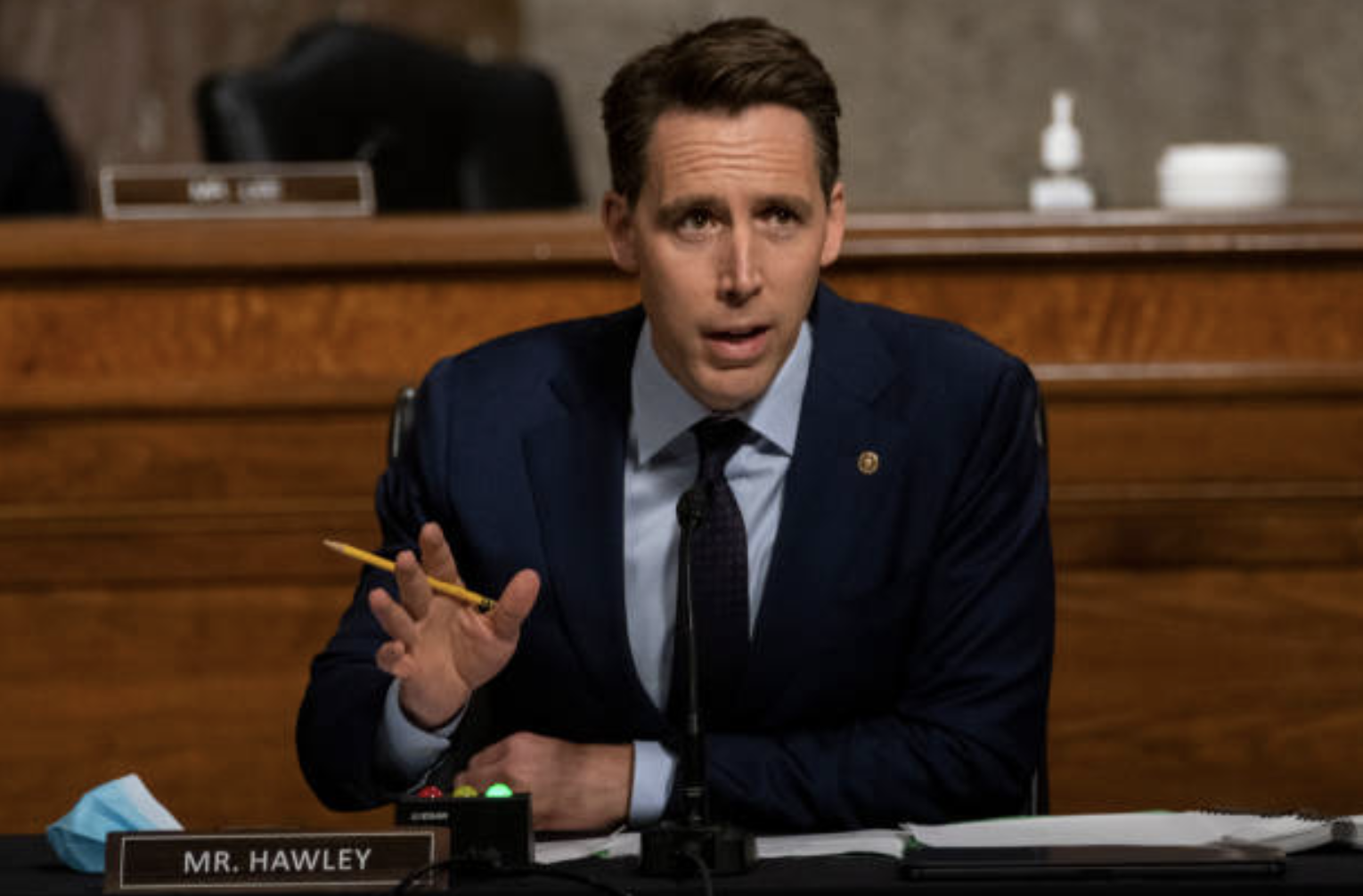 美国国会参议员乔什·霍利（Josh Hawley）（图片来源：Carolyn Kaster-Pool/Getty Images）