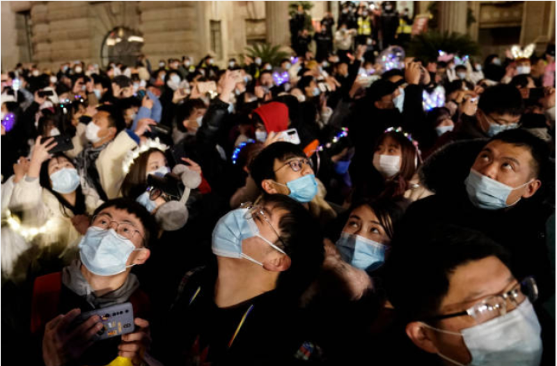 武汉民众庆祝2021年的到来