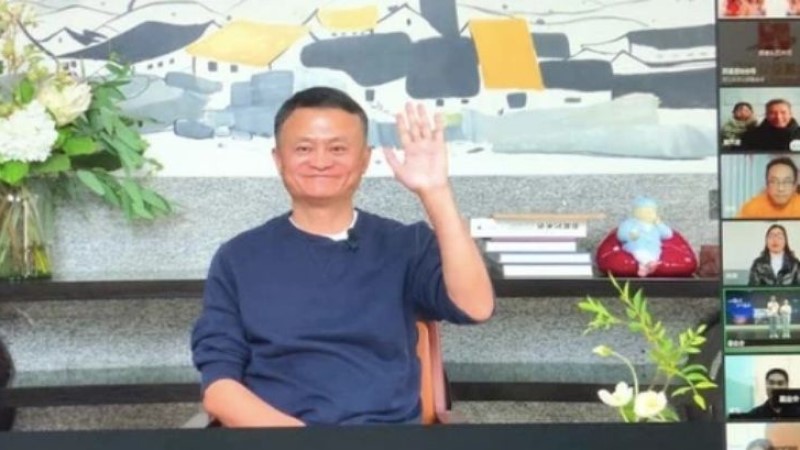 阿里巴巴创办人马云用视讯方式出席颁奖礼