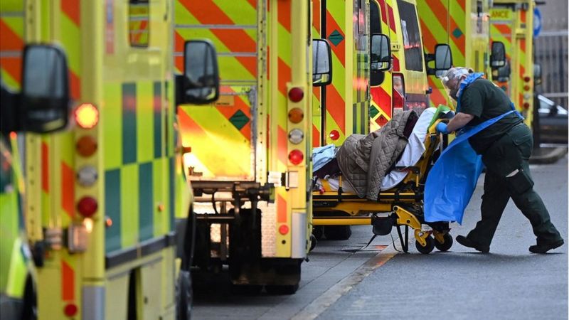 英国死亡人数逾10万