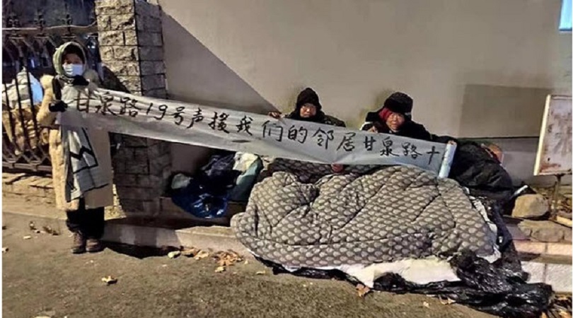 北京小汤山强拆 寒冬腊月 母子露宿街头