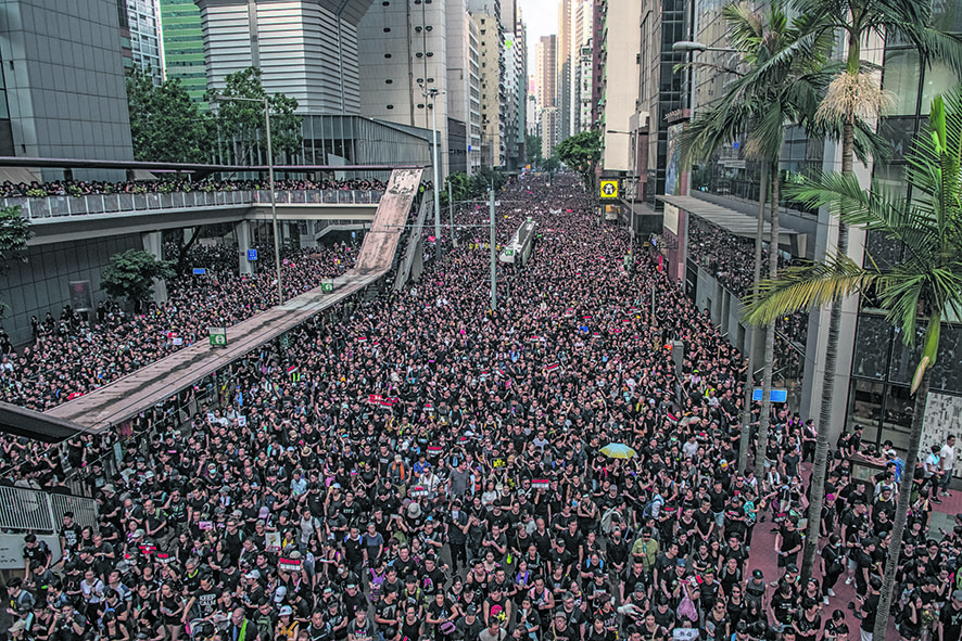 2019年6月16日，香港民众参加“反送中”游行