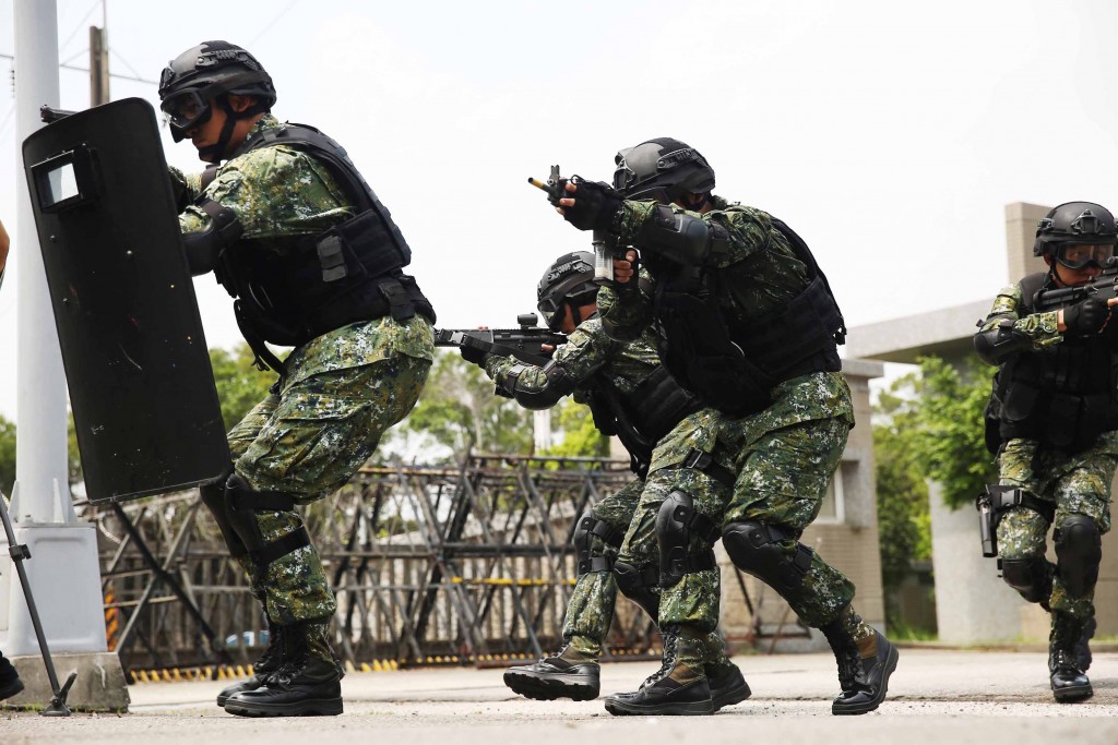 士兵备战