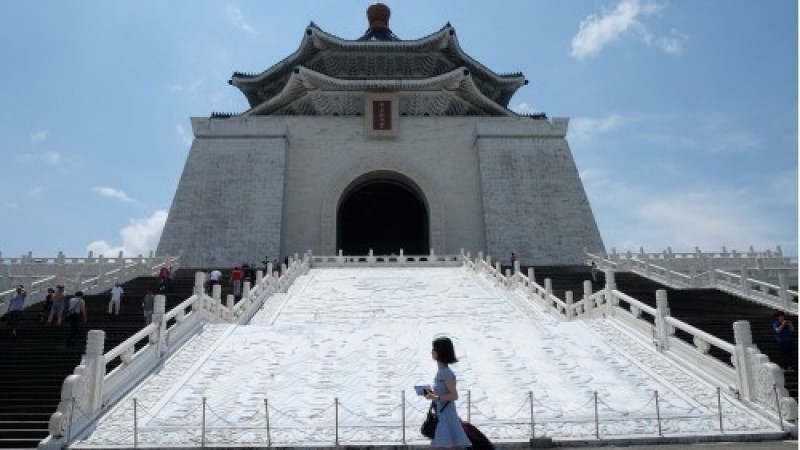 图为台湾地标式建筑位于台北的国立中正纪念堂