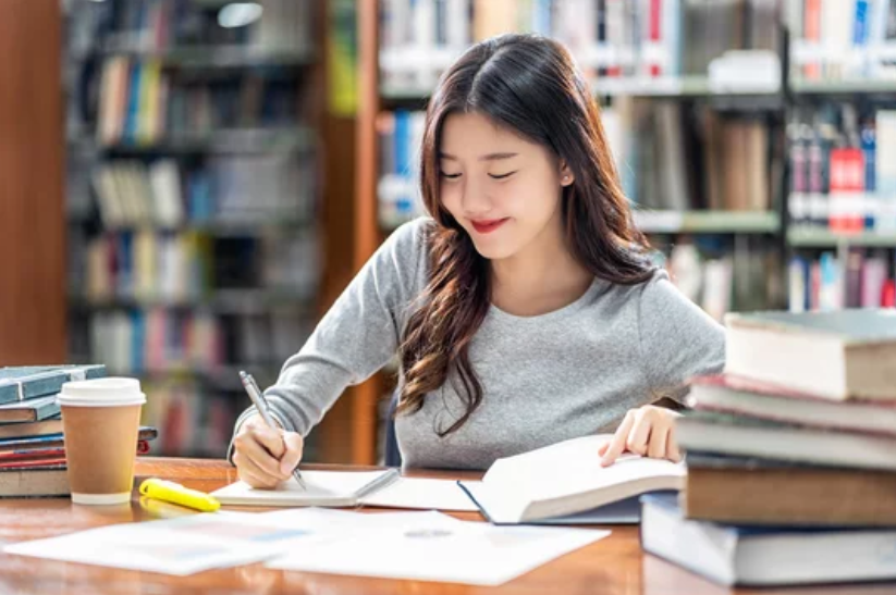 留學生，大學生，上課，讀書，寫作業