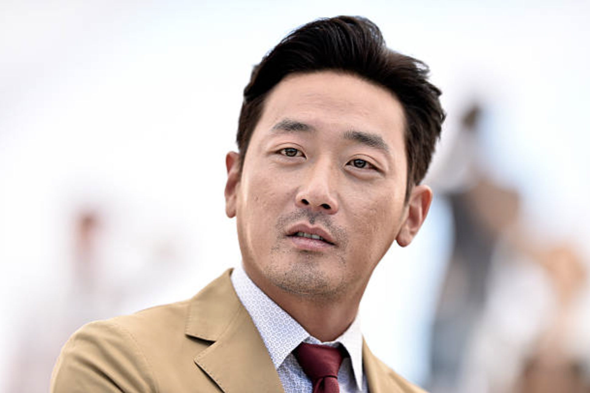 河正宇