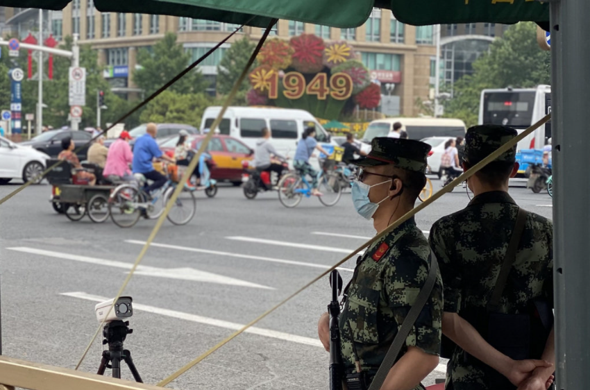 北京武警站岗