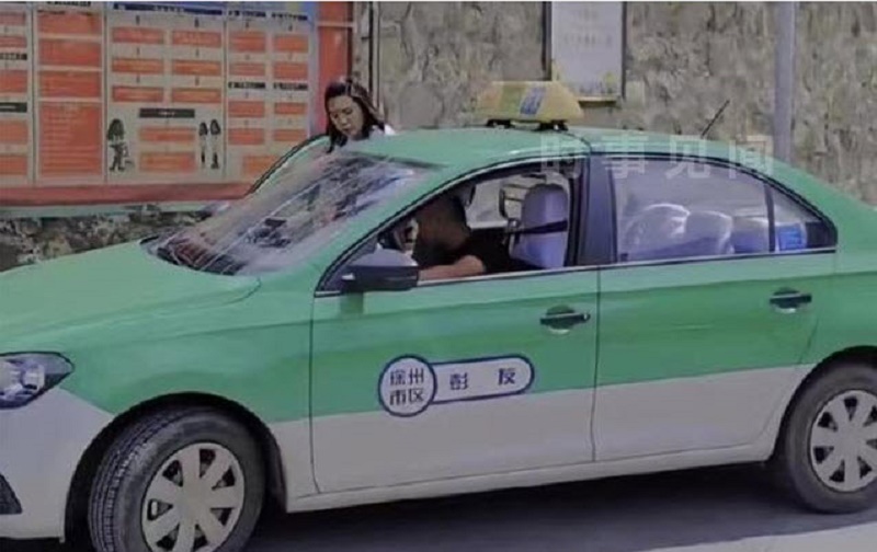 乘出租车穿越青藏线 女子的奇葩之旅引爆网络