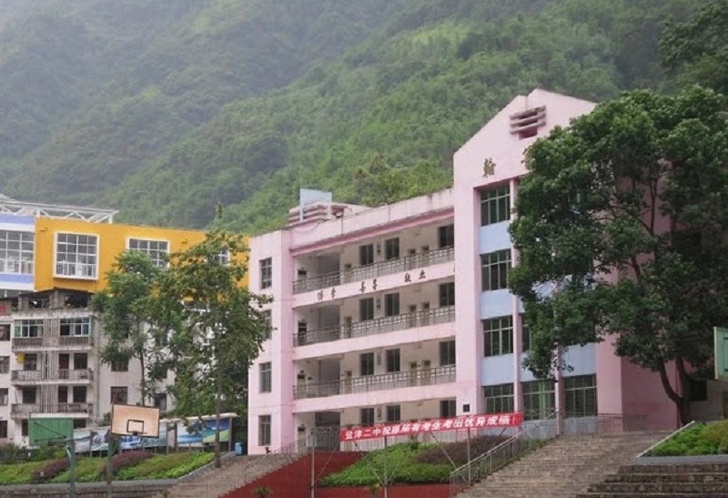 云南高一学生被老师打后坠亡 消息被压引网友不满