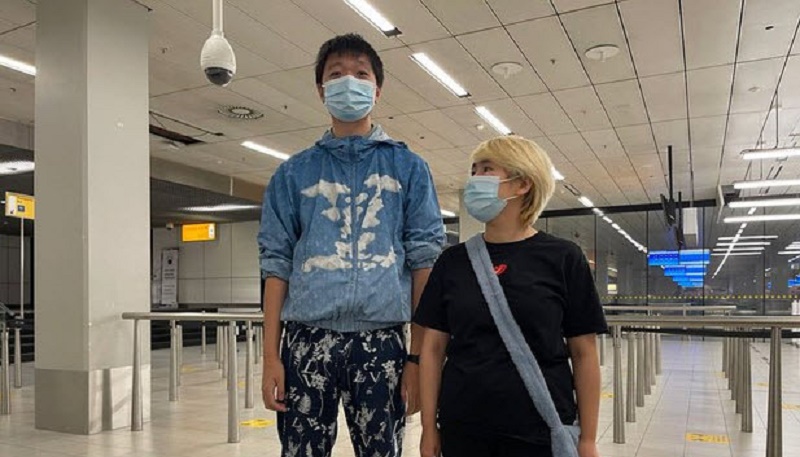 重慶19歲青年王靖渝被成功營救 現在荷蘭申請庇護