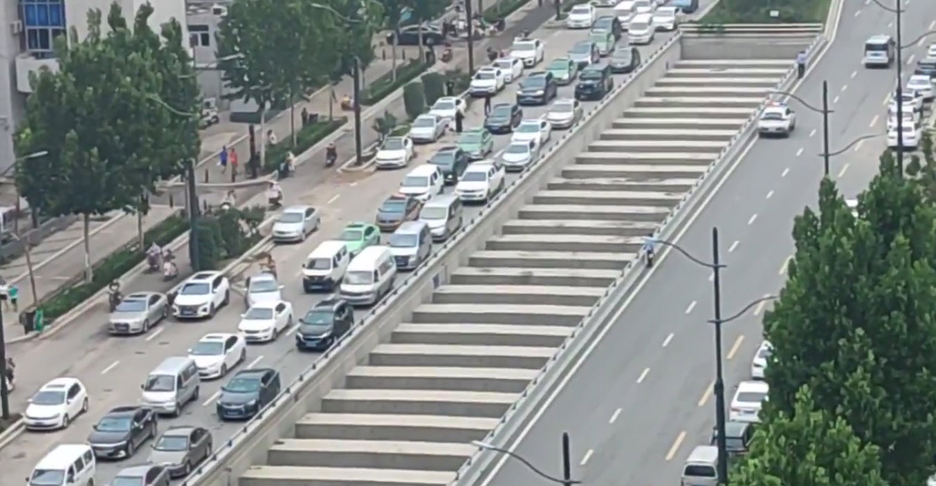 鄭州隧道被淹失蹤者超百人 網爆多輛疑似運屍體車