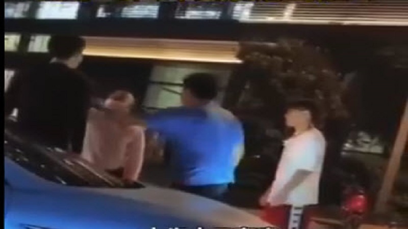 男子称父亲是检察长 又称在上海有15套房