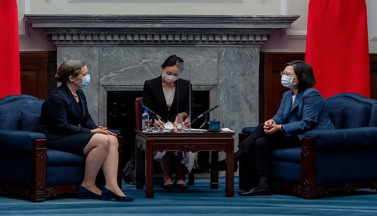 蔡英文接见AIT新处长孙晓雅