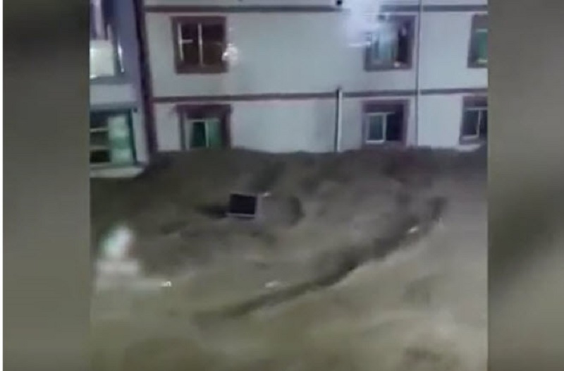 中国多地水患严重 四川泸州当地政府凌晨偷偷泄洪