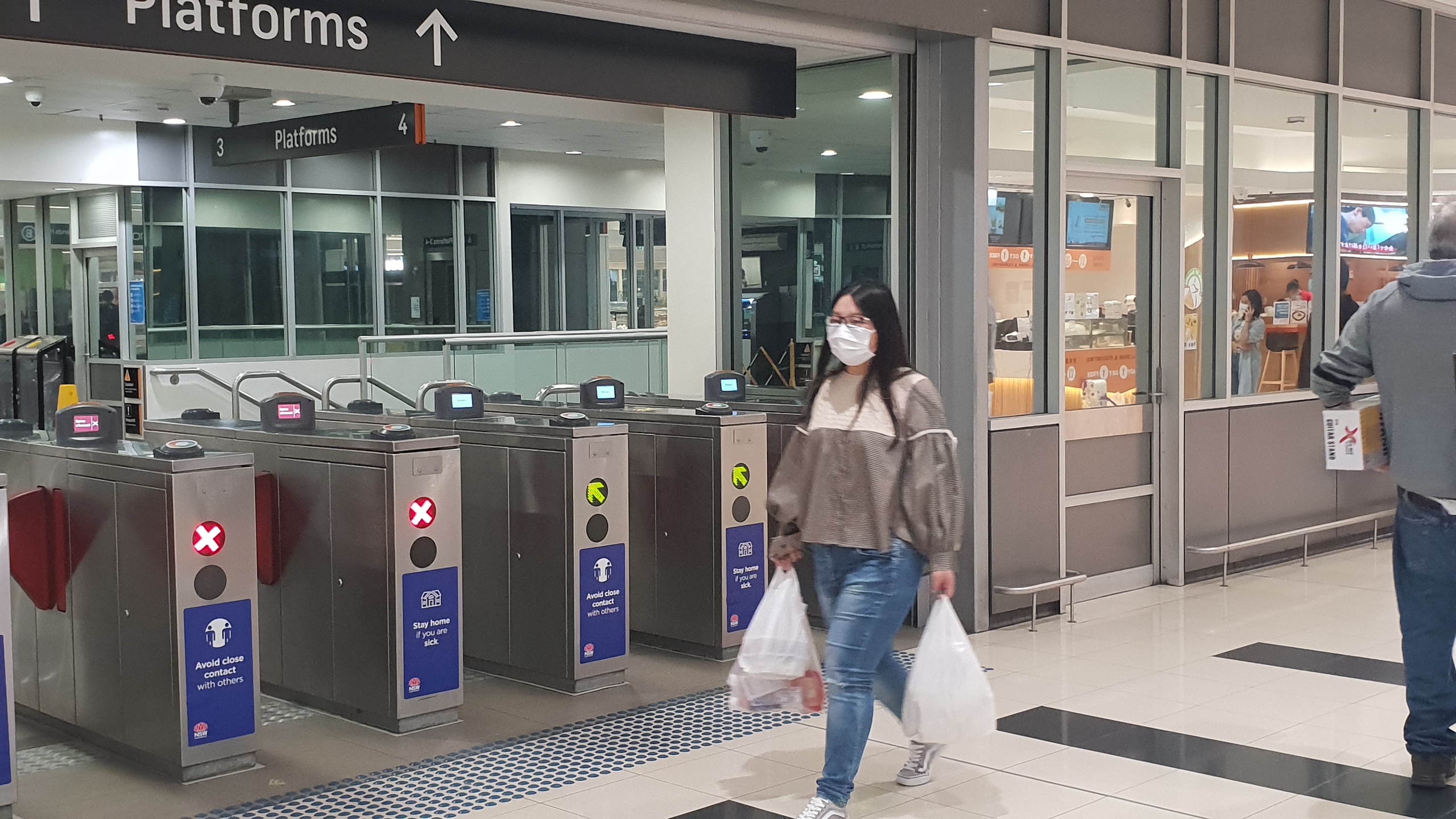 澳洲疫情期间华人正在购物