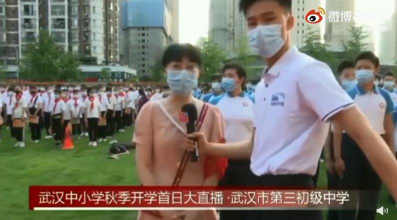 学生倒地没人扶
