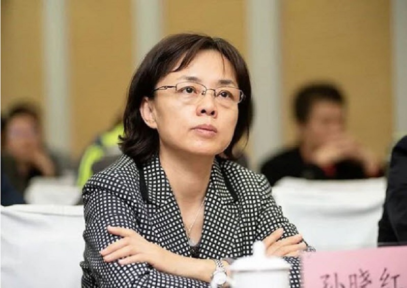 郑州疫情问责副市长免职 网友：副级官员=背锅侠