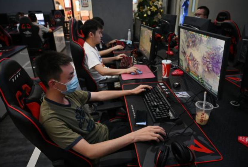 网吧，电脑游戏