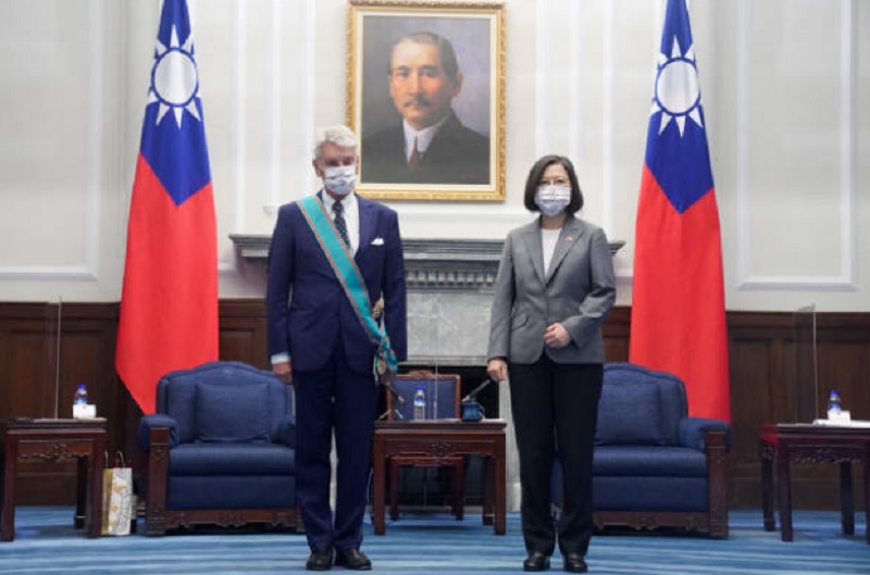 法国参议员，Alain Richard，蔡英文