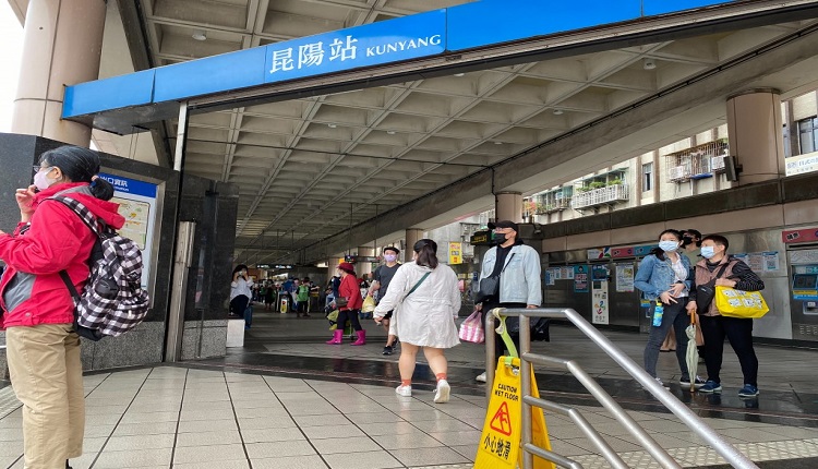 捷運昆陽站