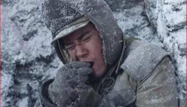 《长津湖》冰雕联战士吃冰冻土豆