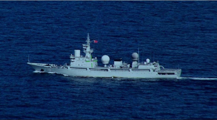 中国间谍船被澳洲海军跟踪拍照