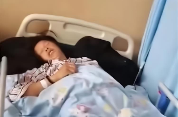 安徽60岁老妇自然受孕产女