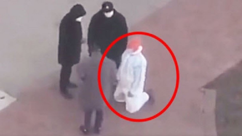 传两老人插队做核酸逼志愿者下跪  现已大事化小